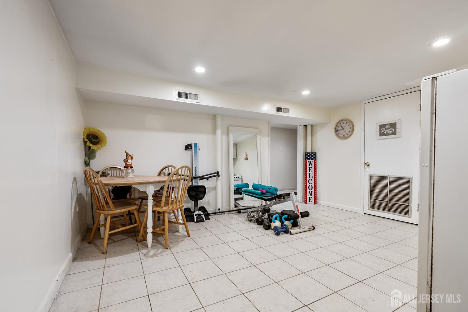 77 Conduit Way Colonia, NJ 07067 - Photo 17 of 29 Gallery Image 17