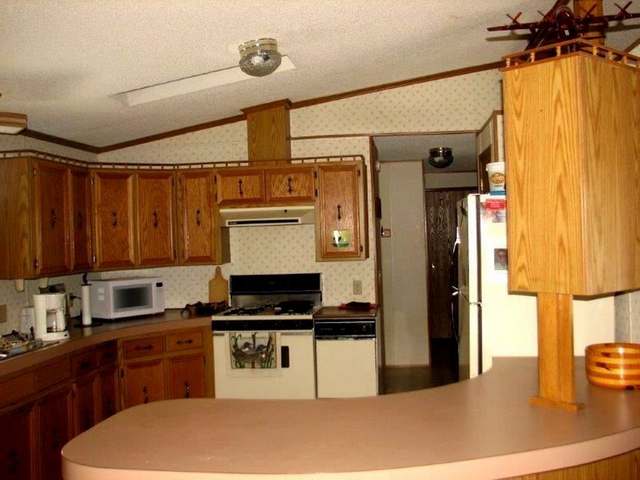 9075 Thoroughfare Road Minocqua, WI 54548 - Photo 3 of 20 Gallery Image 3