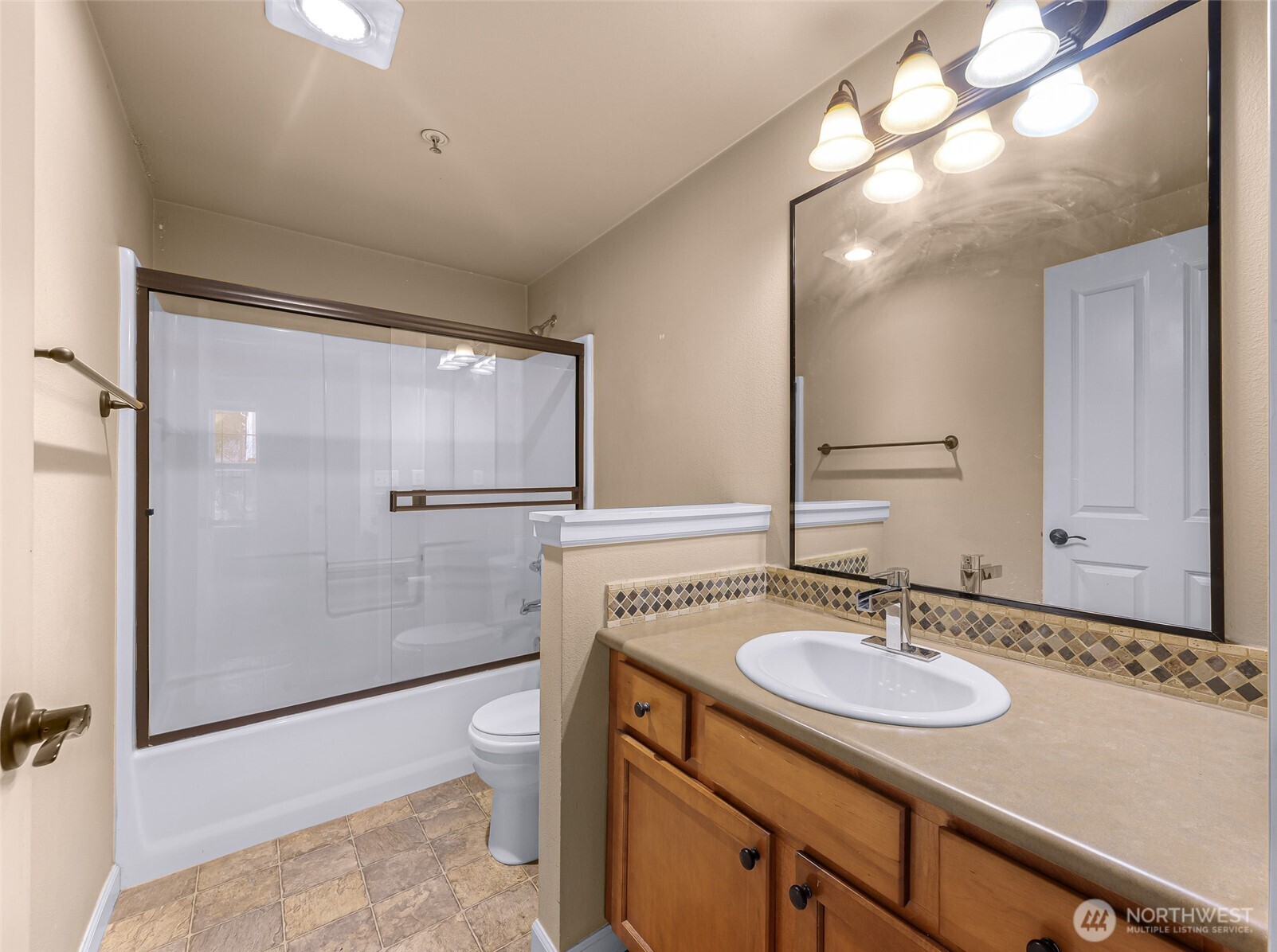 690 32nd Street, Unit B309 Bellingham, WA 98225 - Photo 14 of 26