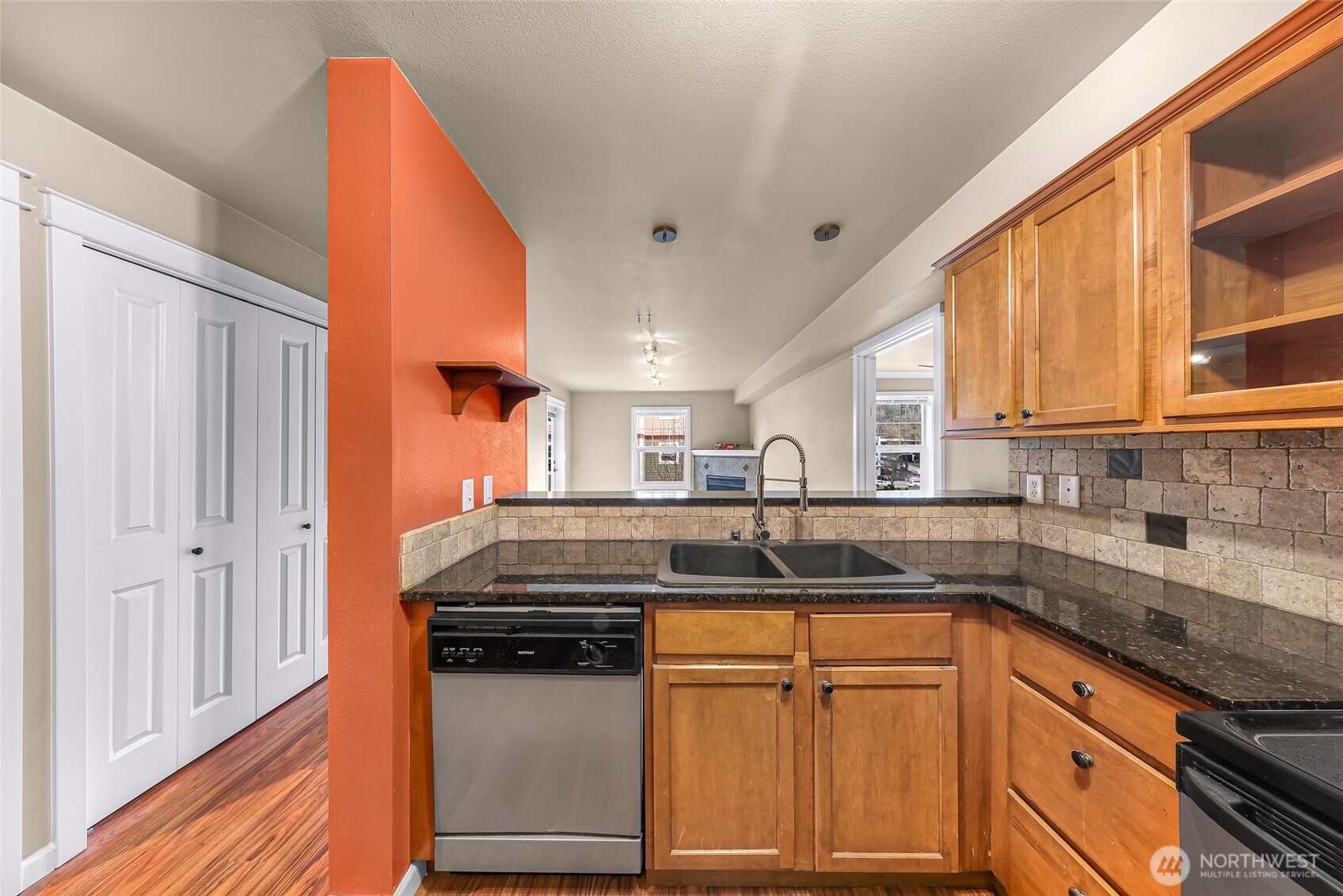 690 32nd Street, Unit B309 Bellingham, WA 98225 - Photo 3 of 26