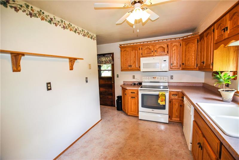 693 Mushrush Road Butler, PA 16002 - Photo 7 of 16