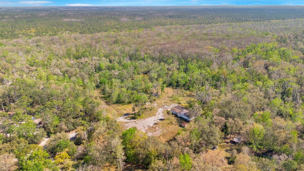 953 Baron Road Orlando, FL 32828 - Photo 14 of 15 a view of a yard with an outdoor space