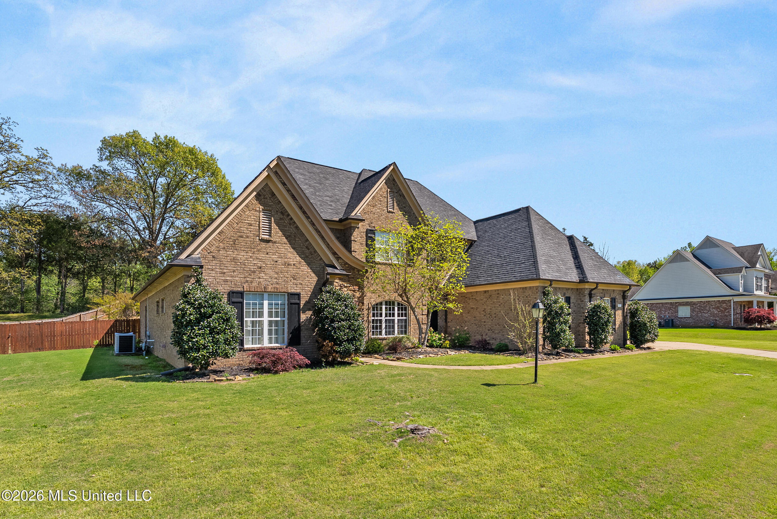 591 Shadow View Drive Hernando, MS 38632 - Photo 2 of 37 591 shadow view dr-exterior-02