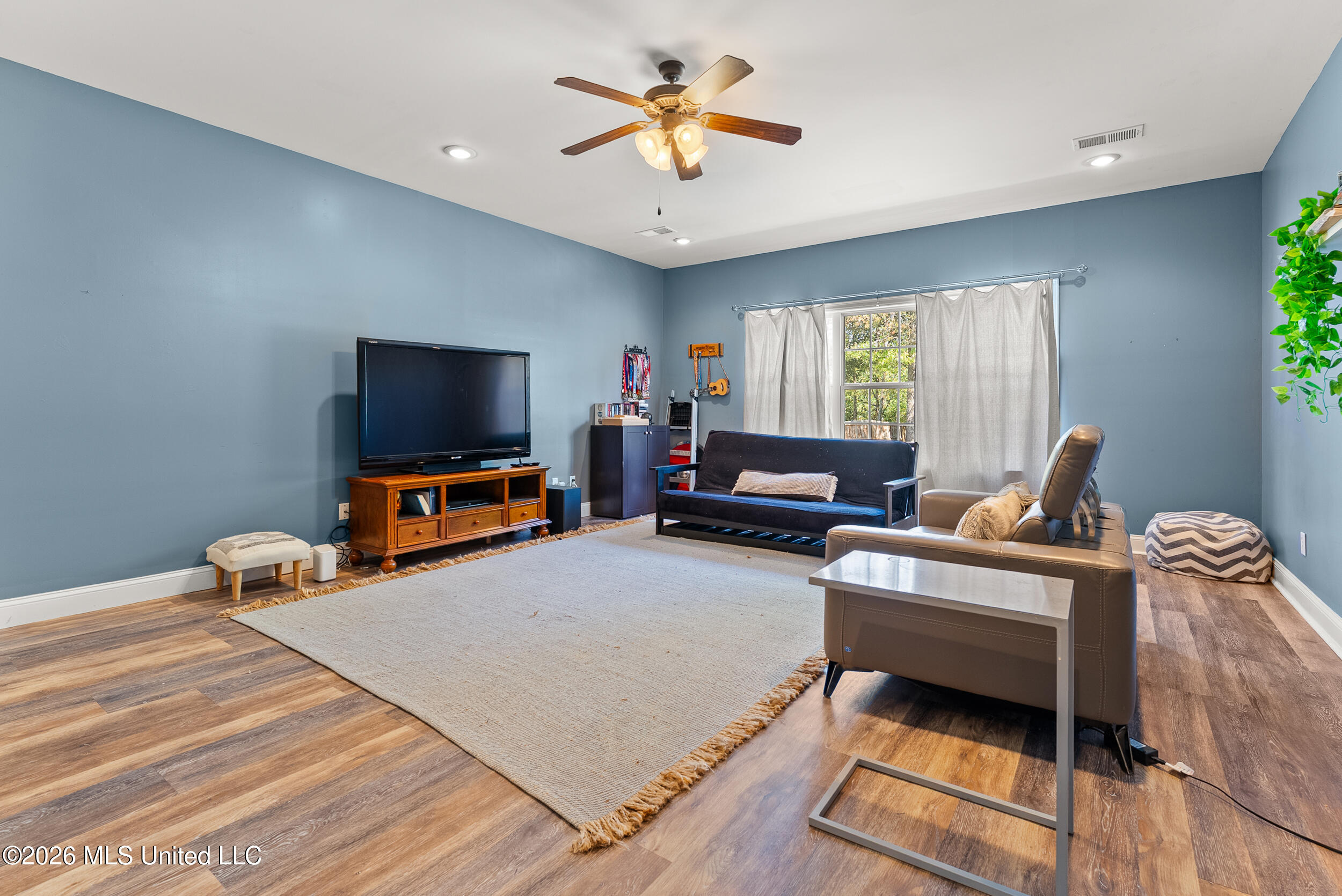 591 Shadow View Drive Hernando, MS 38632 - Photo 32 of 37 Bonus/Game Room - Upstairs