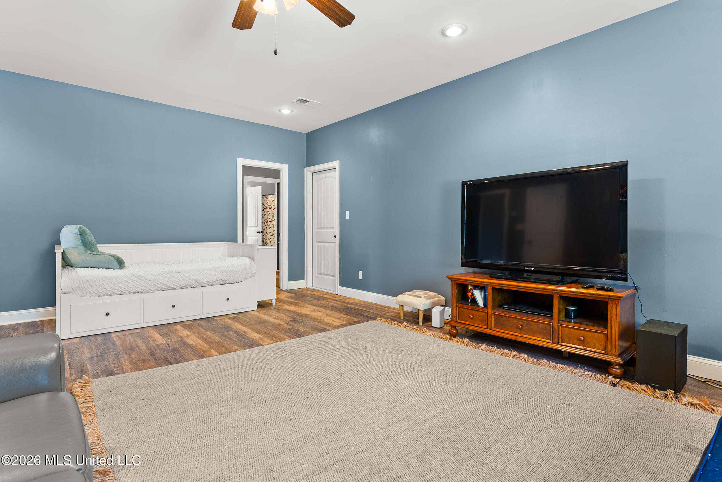 591 Shadow View Drive Hernando, MS 38632 - Photo 33 of 37 Bonus/Game Room - Upstairs
