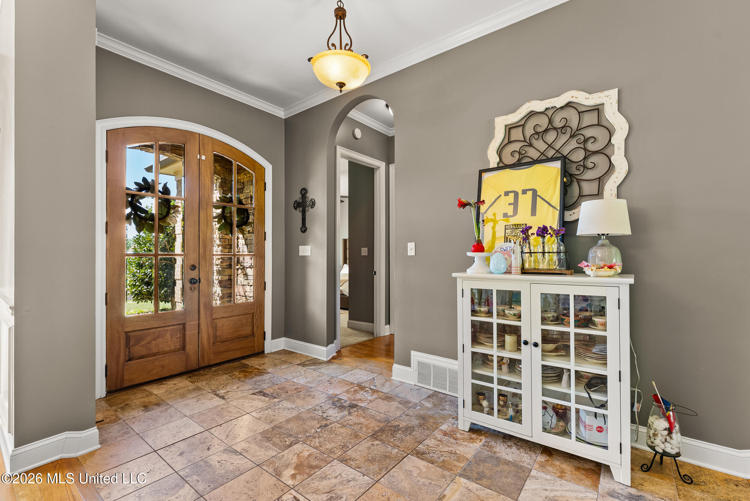 591 Shadow View Drive Hernando, MS 38632 - Photo 9 of 37 Foyer