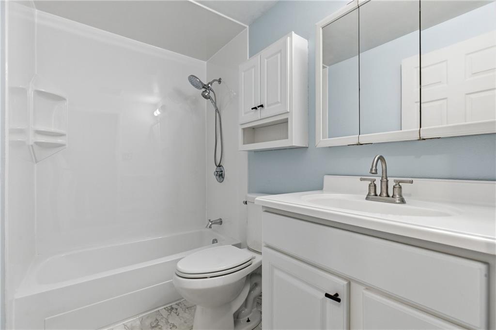 3135 Laurel Ridge Circle Bridgeville, PA 15017 - Photo 16 of 28 Gallery Image 16
