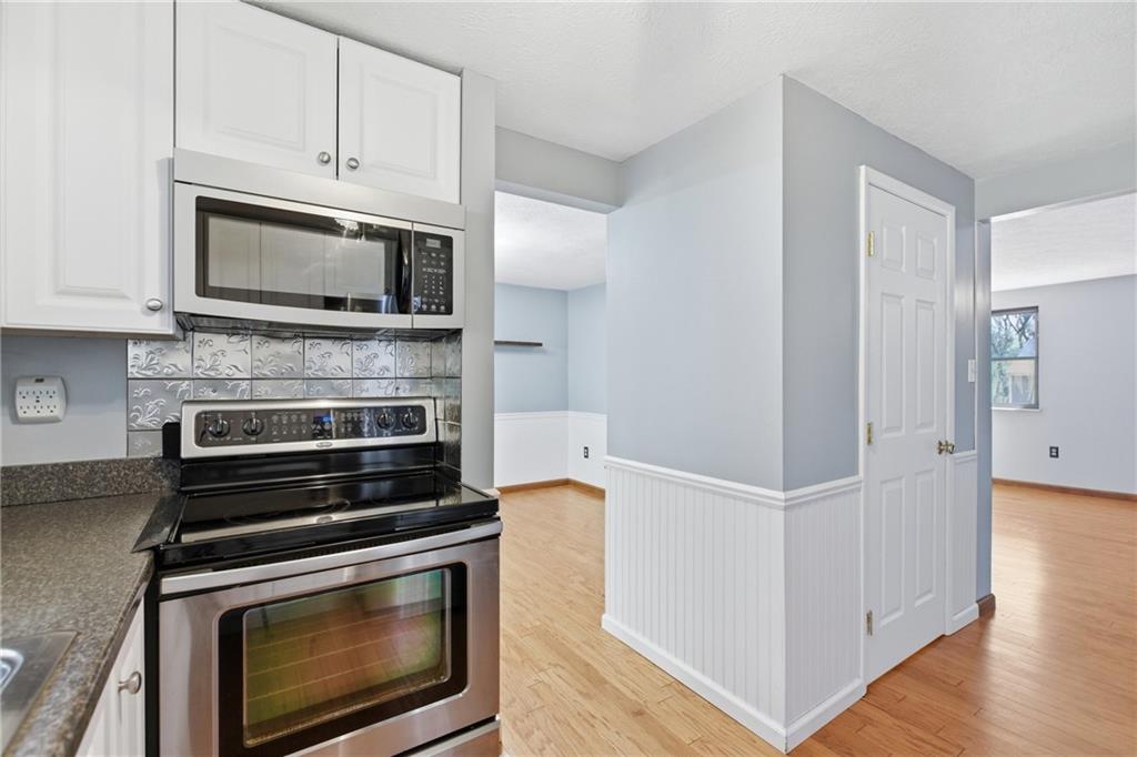 3135 Laurel Ridge Circle Bridgeville, PA 15017 - Photo 10 of 28 Gallery Image 10