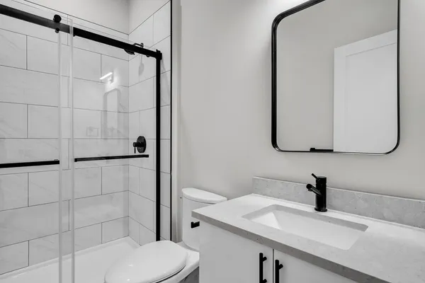 $3,000 | 63 Belgrade Avenue, Unit 404, Boston, MA 02131