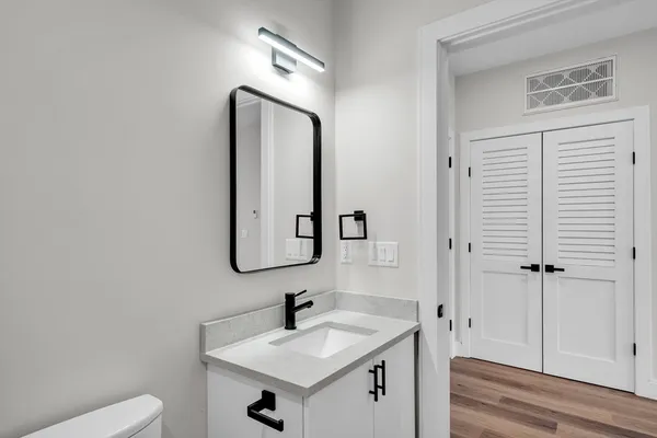 $3,000 | 63 Belgrade Avenue, Unit 404, Boston, MA 02131