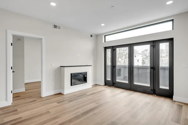 $3,000 | 63 Belgrade Avenue, Unit 404, Boston, MA 02131