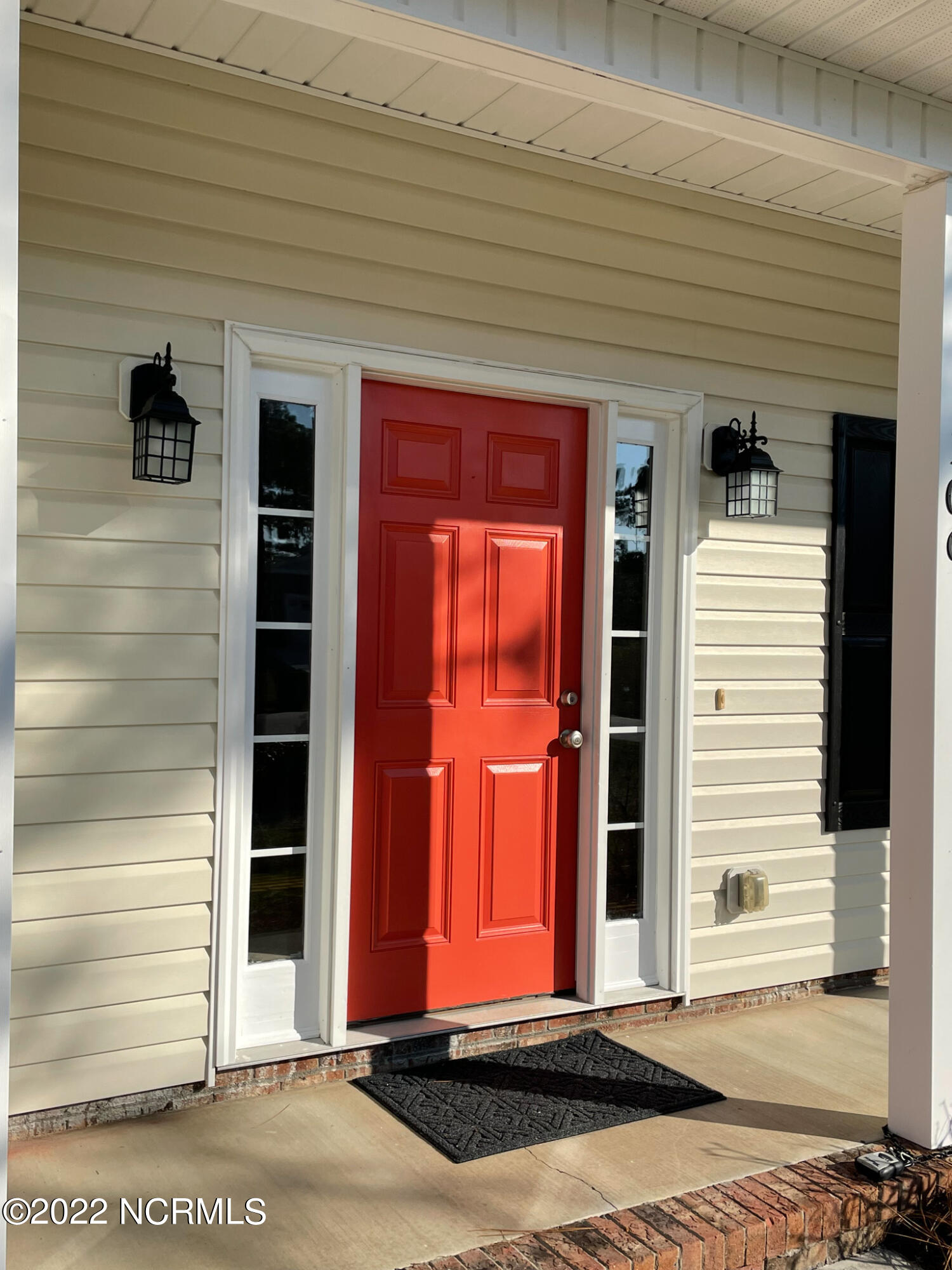 106 Bobwhite Circle Cape Carteret, NC 28584 - Photo 3 of 37 IMG_4528