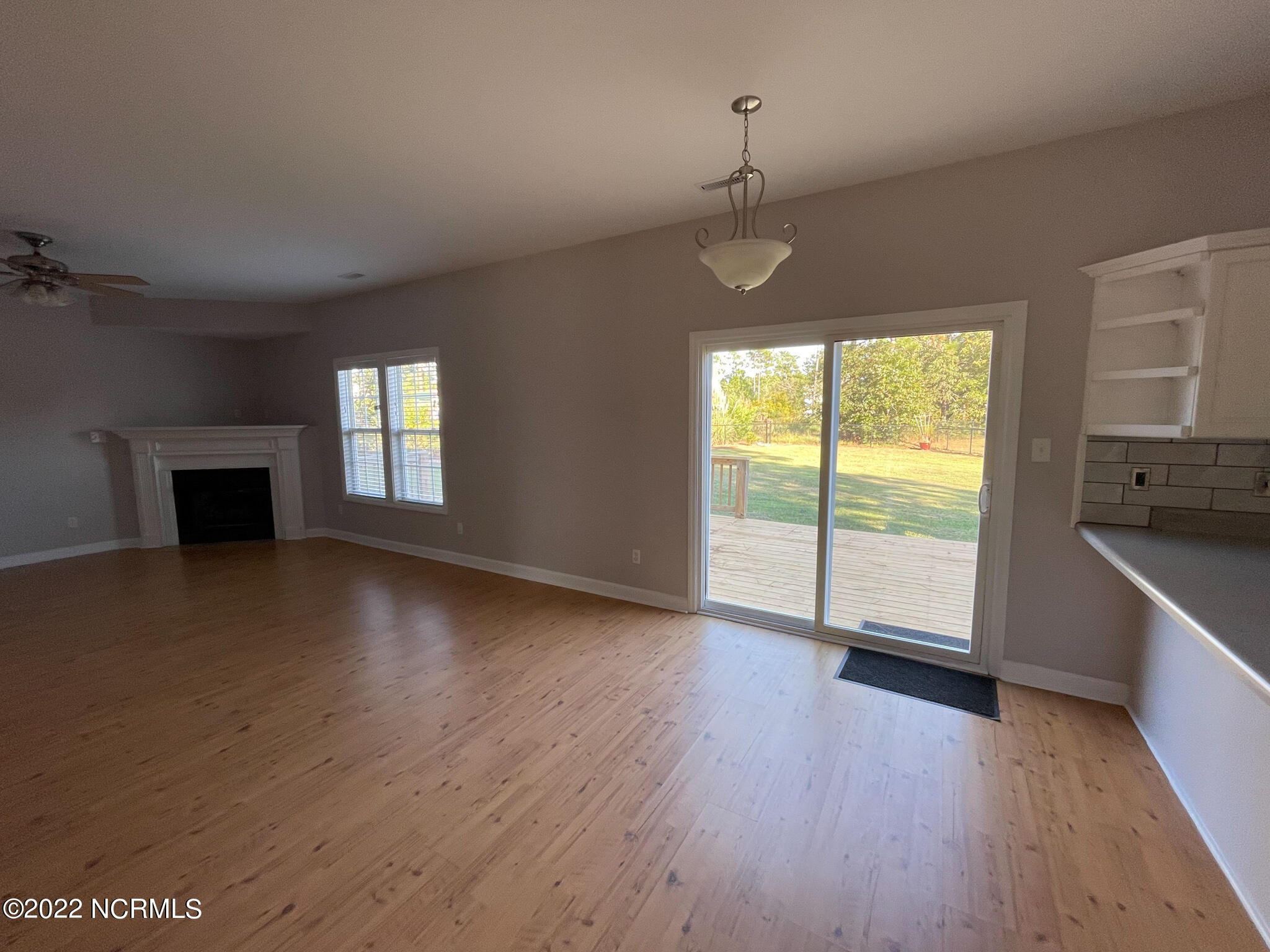 106 Bobwhite Circle Cape Carteret, NC 28584 - Photo 7 of 37 IMG_4548