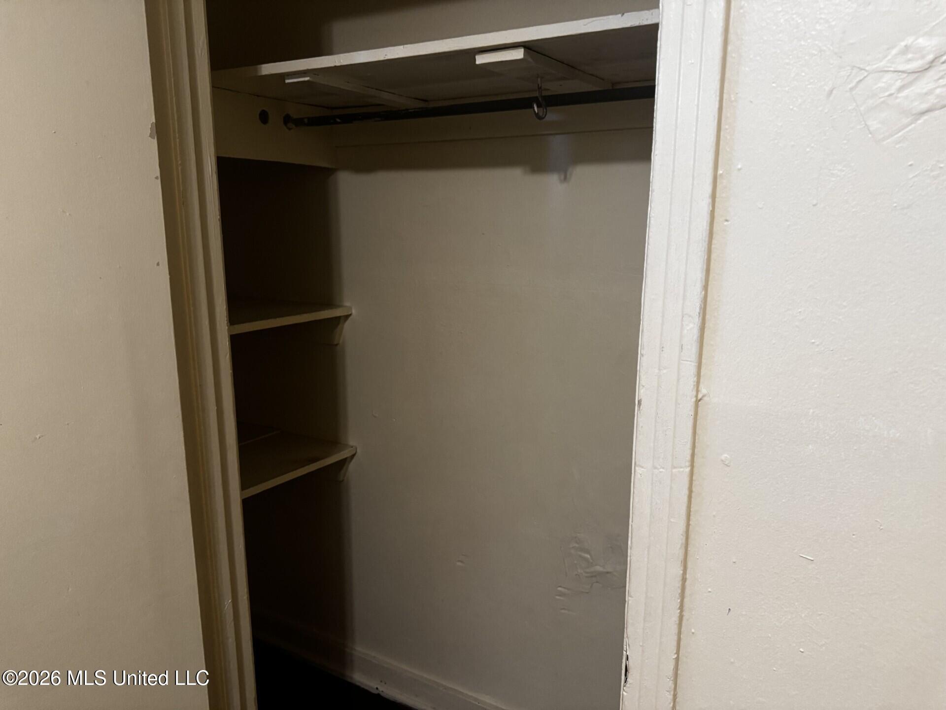 933 Randall Street Jackson, MS 39203 - Photo 7 of 11 94dab62e-5263-4950-b3de-9139475d05ec