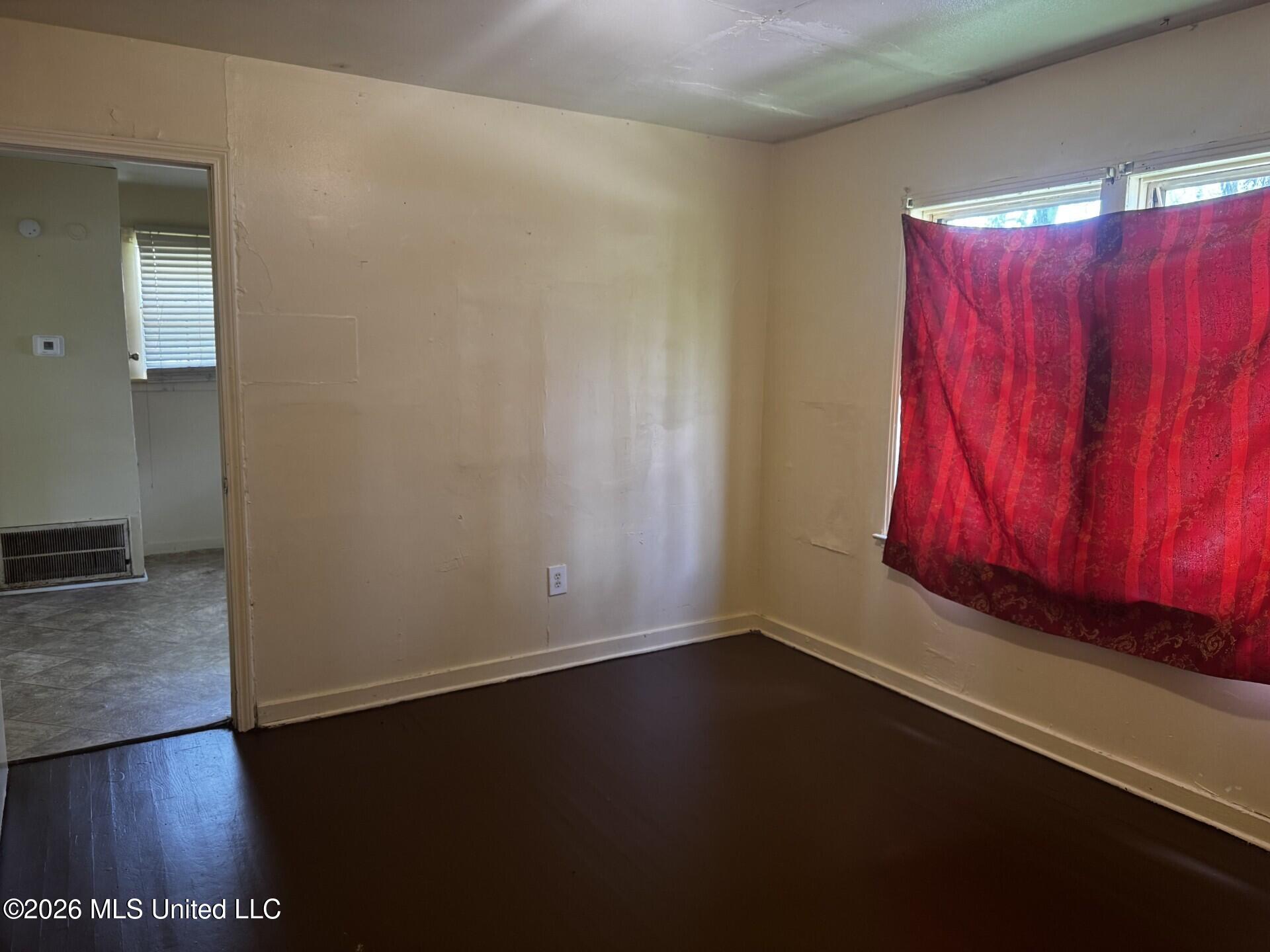 933 Randall Street Jackson, MS 39203 - Photo 8 of 11 c75973a1-643c-4bb3-a5c6-d591ef6ef32a