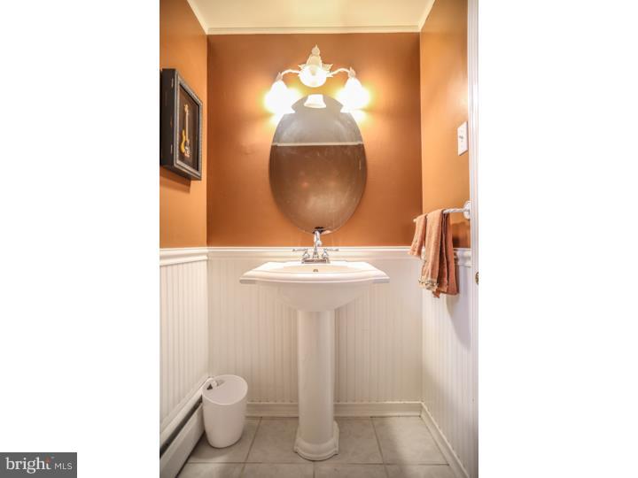 281 Irish Road Berwyn, PA 19312 - Photo 10 of 21 Bathroom