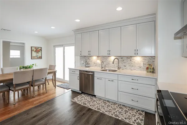 $929,000 | 921 Ilse Court, North Bellmore, NY 11710