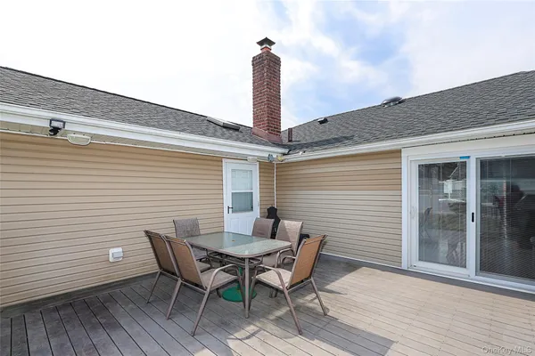 $929,000 | 921 Ilse Court, North Bellmore, NY 11710