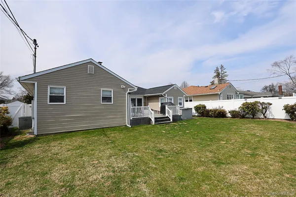 $929,000 | 921 Ilse Court, North Bellmore, NY 11710