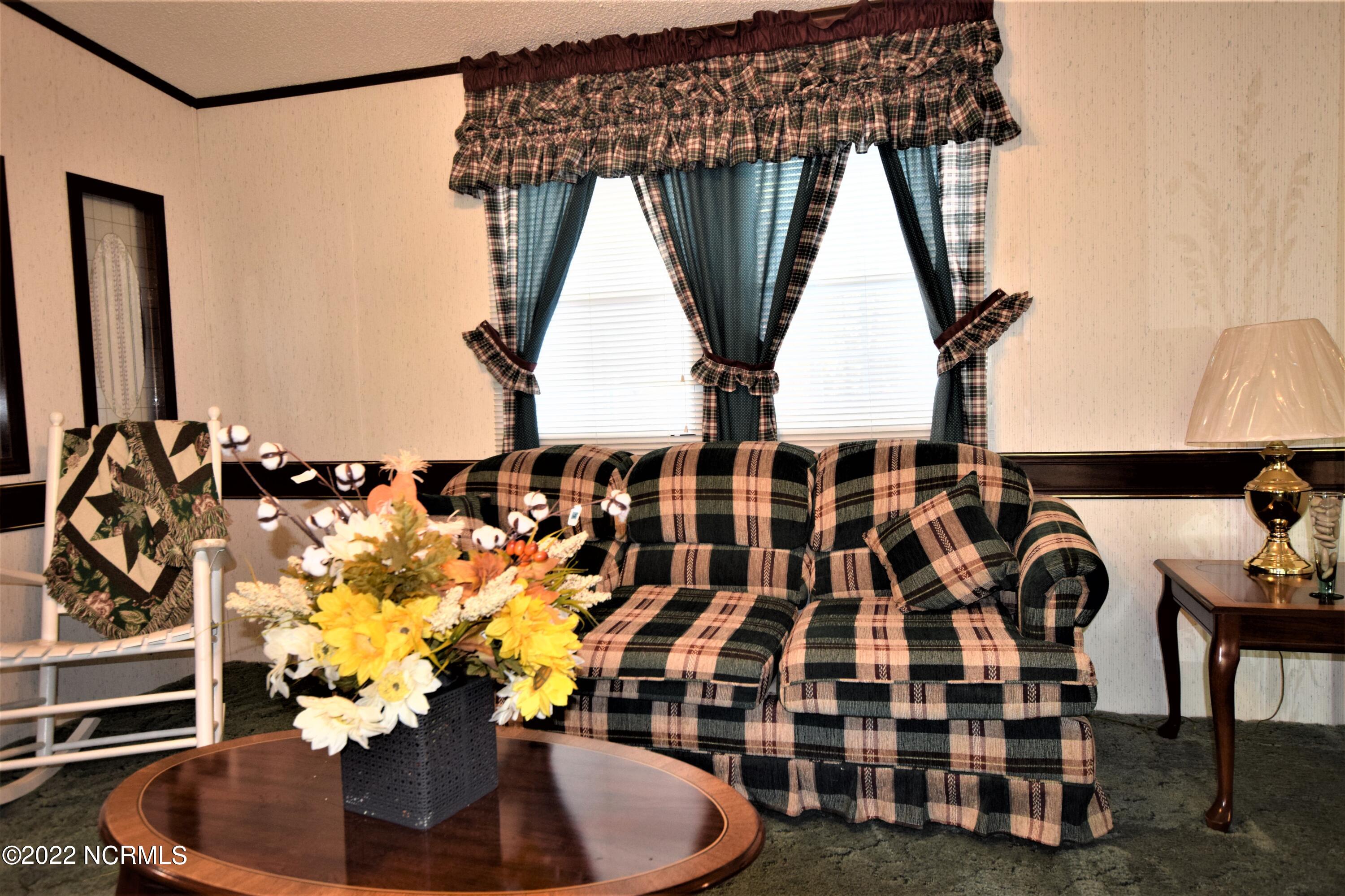 183 Eagle Branch Road Eagle Springs, NC 27242 - Photo 11 of 26 Living Room