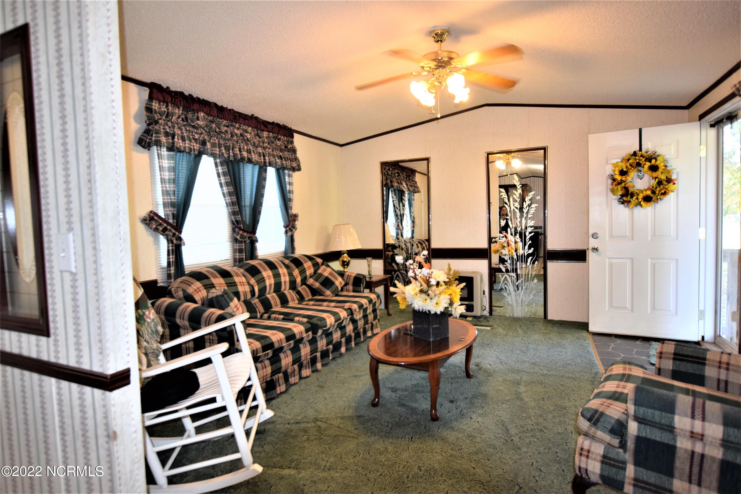 183 Eagle Branch Road Eagle Springs, NC 27242 - Photo 9 of 26 Living Room