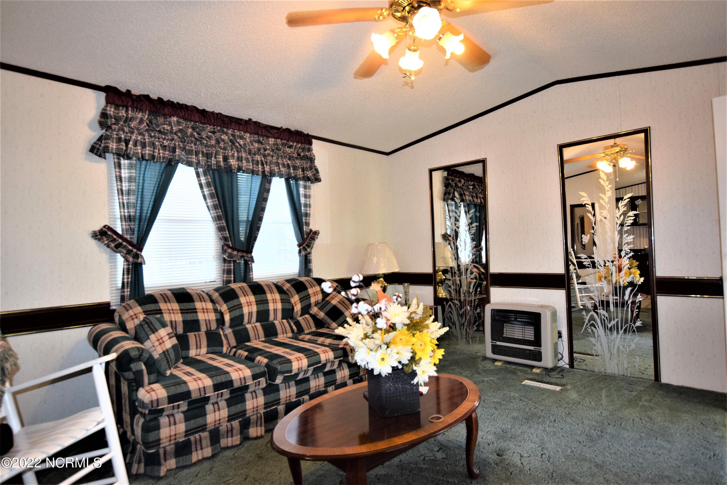 183 Eagle Branch Road Eagle Springs, NC 27242 - Photo 10 of 26 Living Room