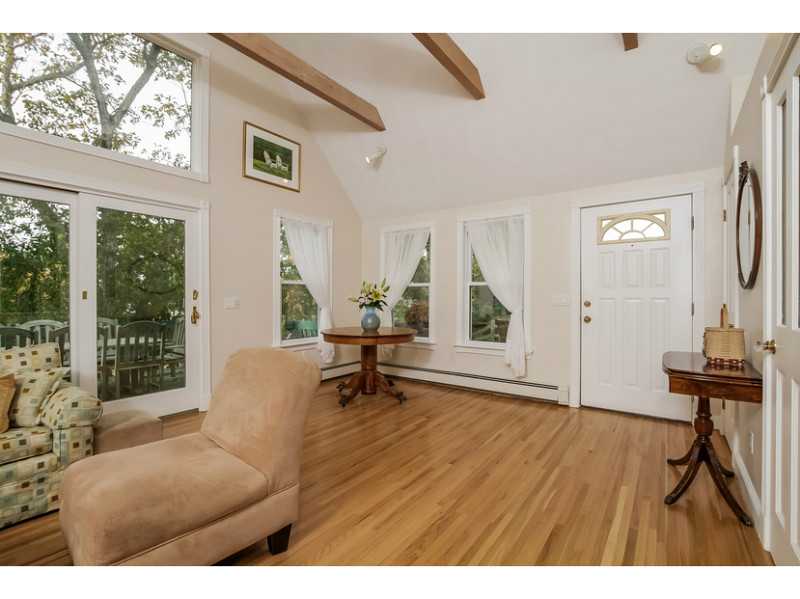 148 Cedar Island Road Narragansett, RI 02882 - Photo 4 of 25 Living Room.