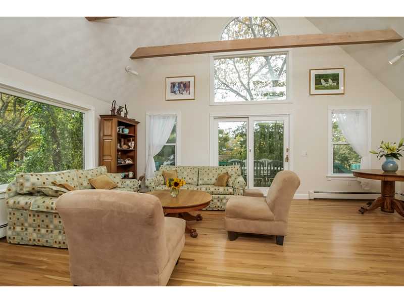 148 Cedar Island Road Narragansett, RI 02882 - Photo 5 of 25 Living Room.