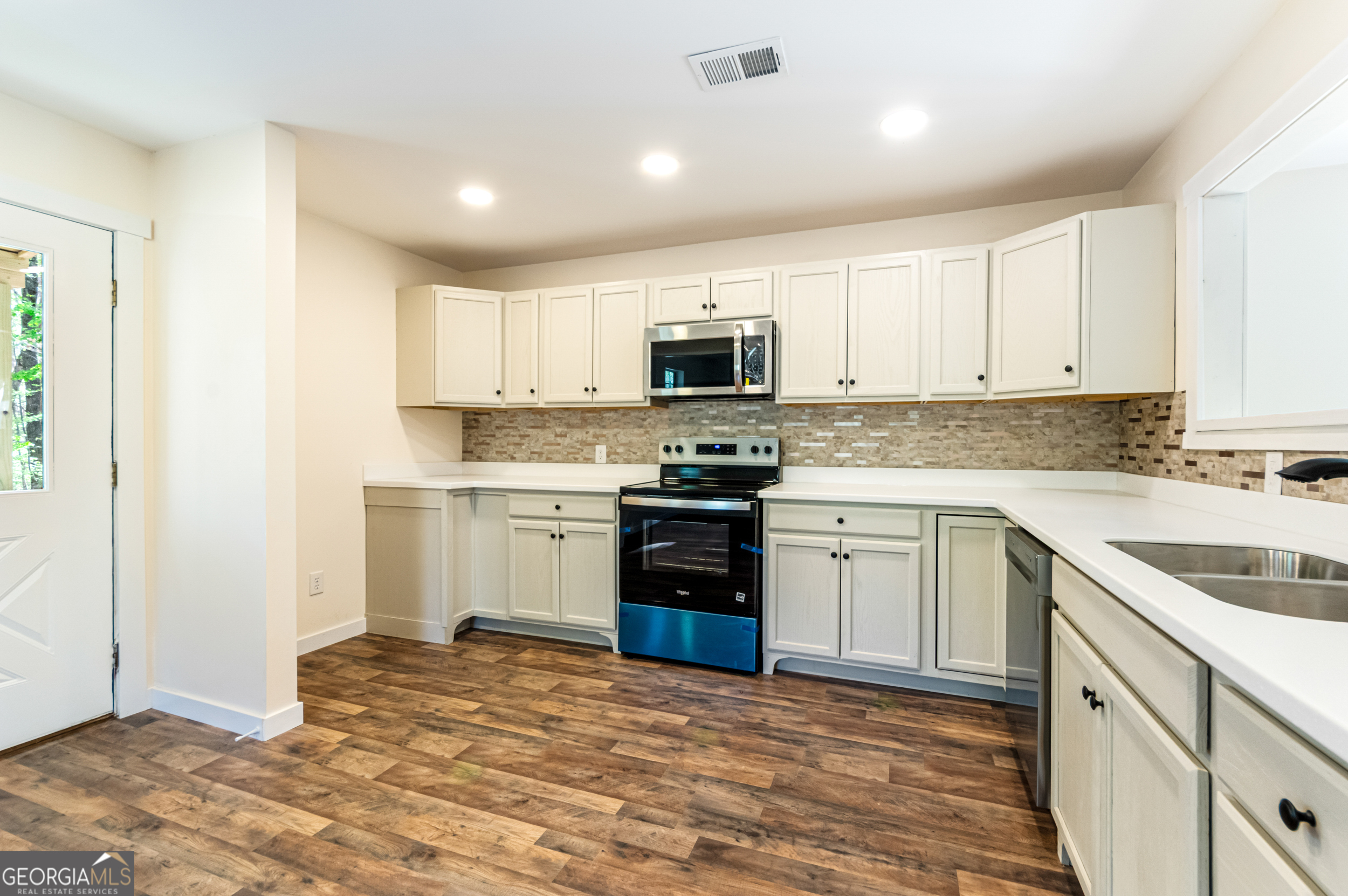 684 Faith Lane Clarkesville, GA 30523 - Photo 5 of 42