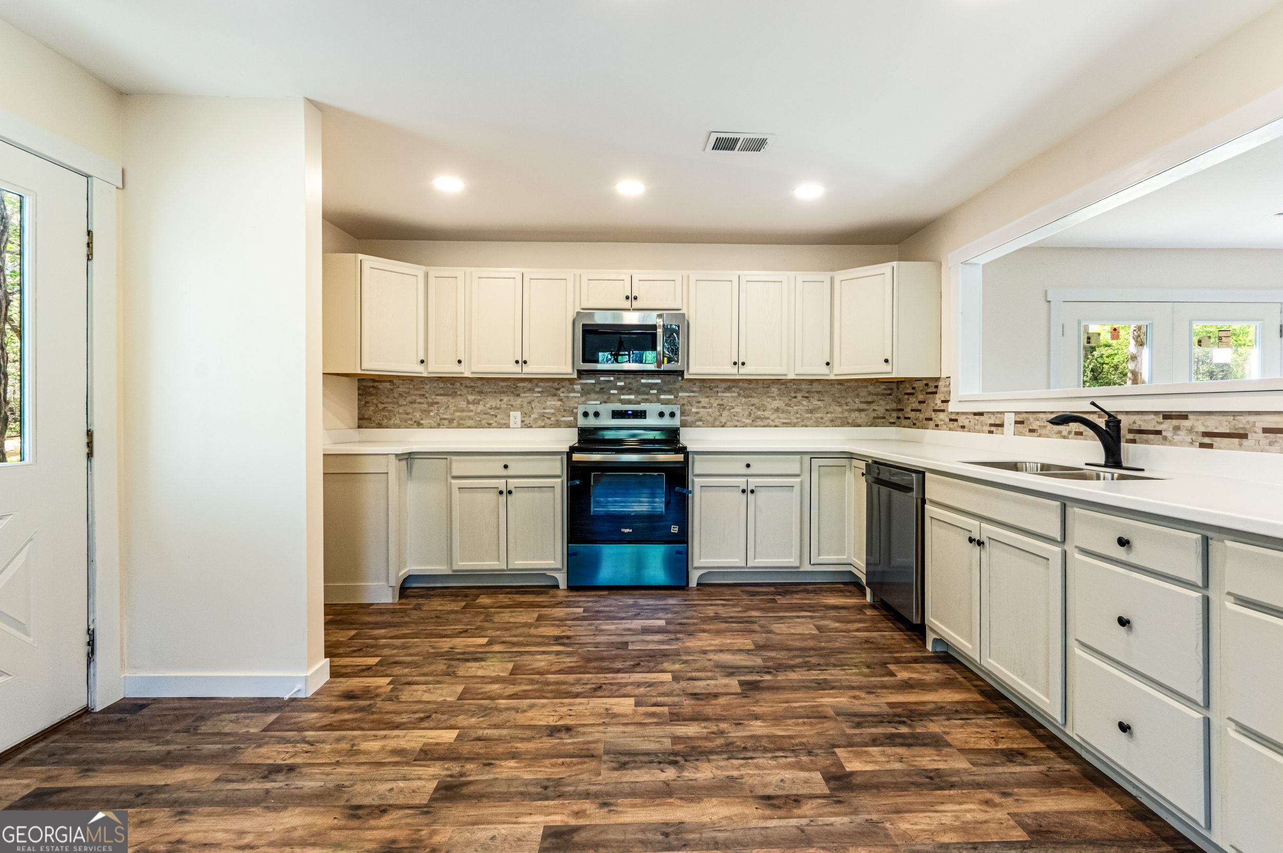 684 Faith Lane Clarkesville, GA 30523 - Photo 7 of 42