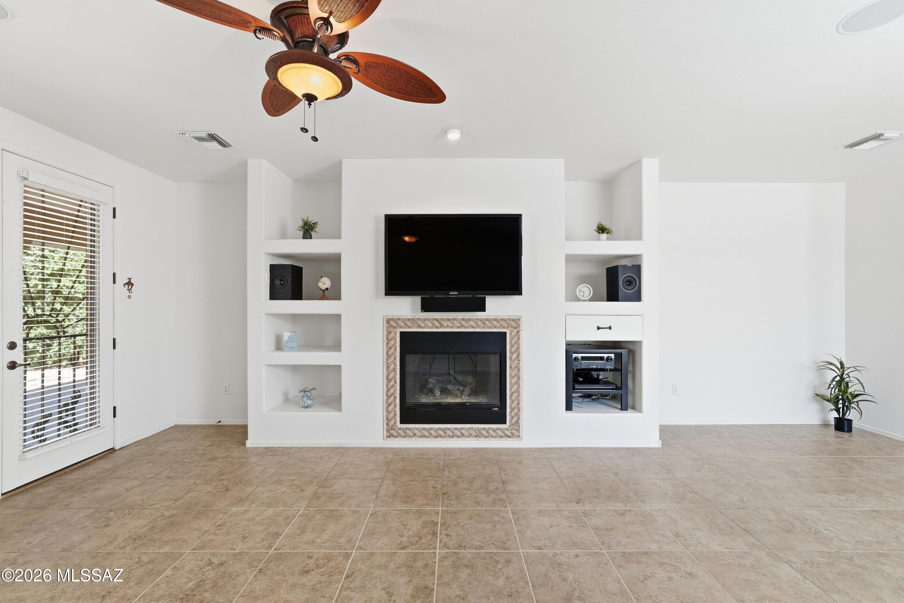 2845 North Vactor Ranch Place Tucson, AZ 85715 - Photo 8 of 41 Entertainment