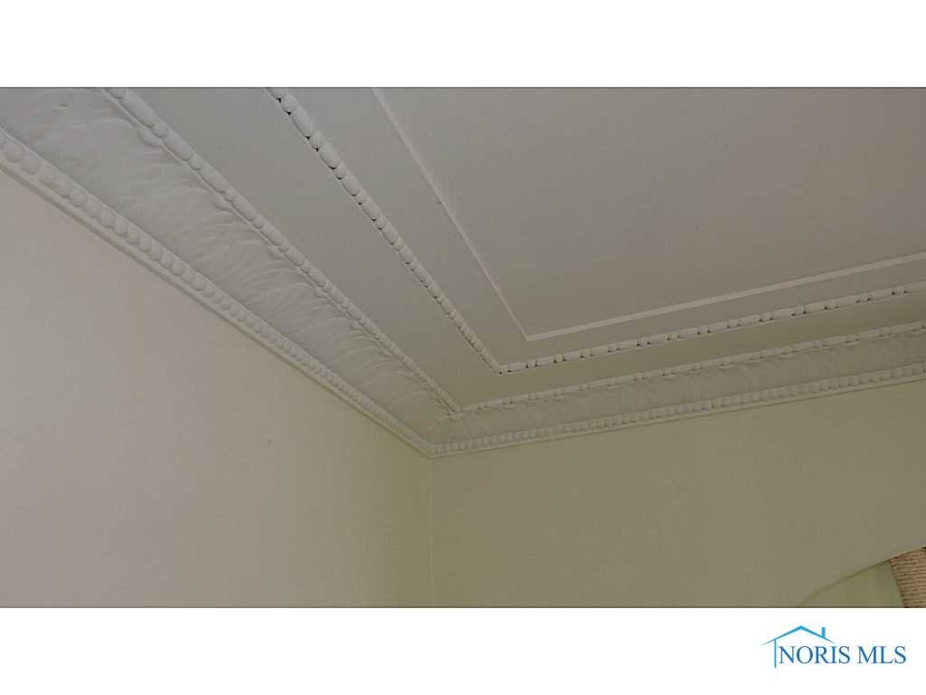 639 Waybridge Road Toledo, OH 43612 - Photo 2 of 16 Gallery Image 2