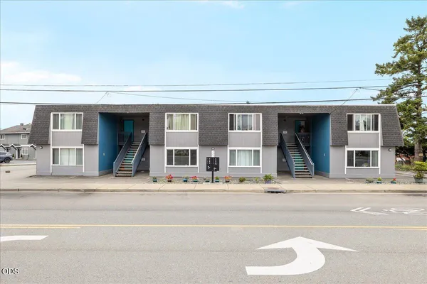 $1,400,000 | 529 Railroad Street, Brookings, OR 97415
