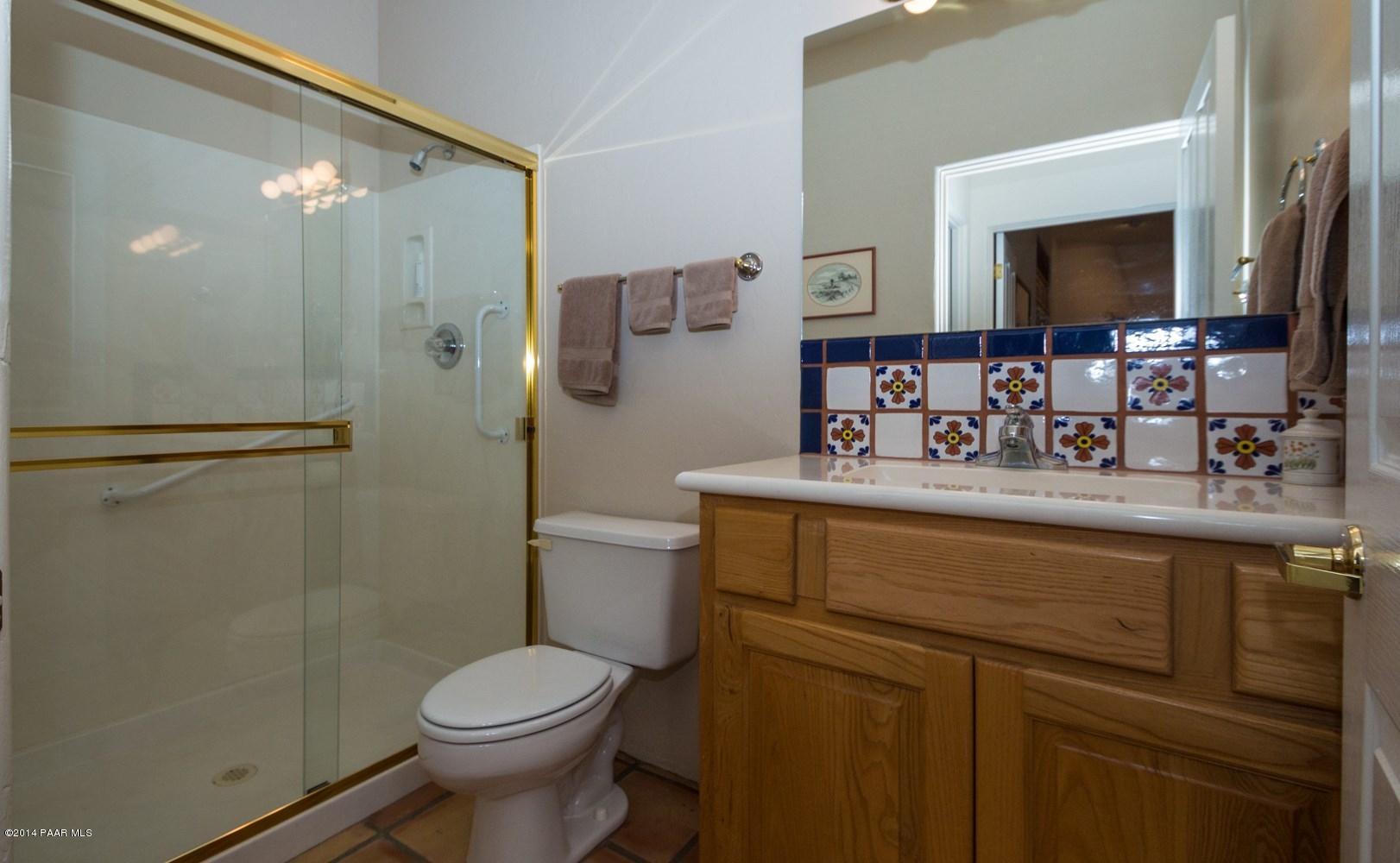 2750 West Bard Ranch Road Prescott, AZ 86305 - Photo 19 of 24 020_Guest Bathroom 2