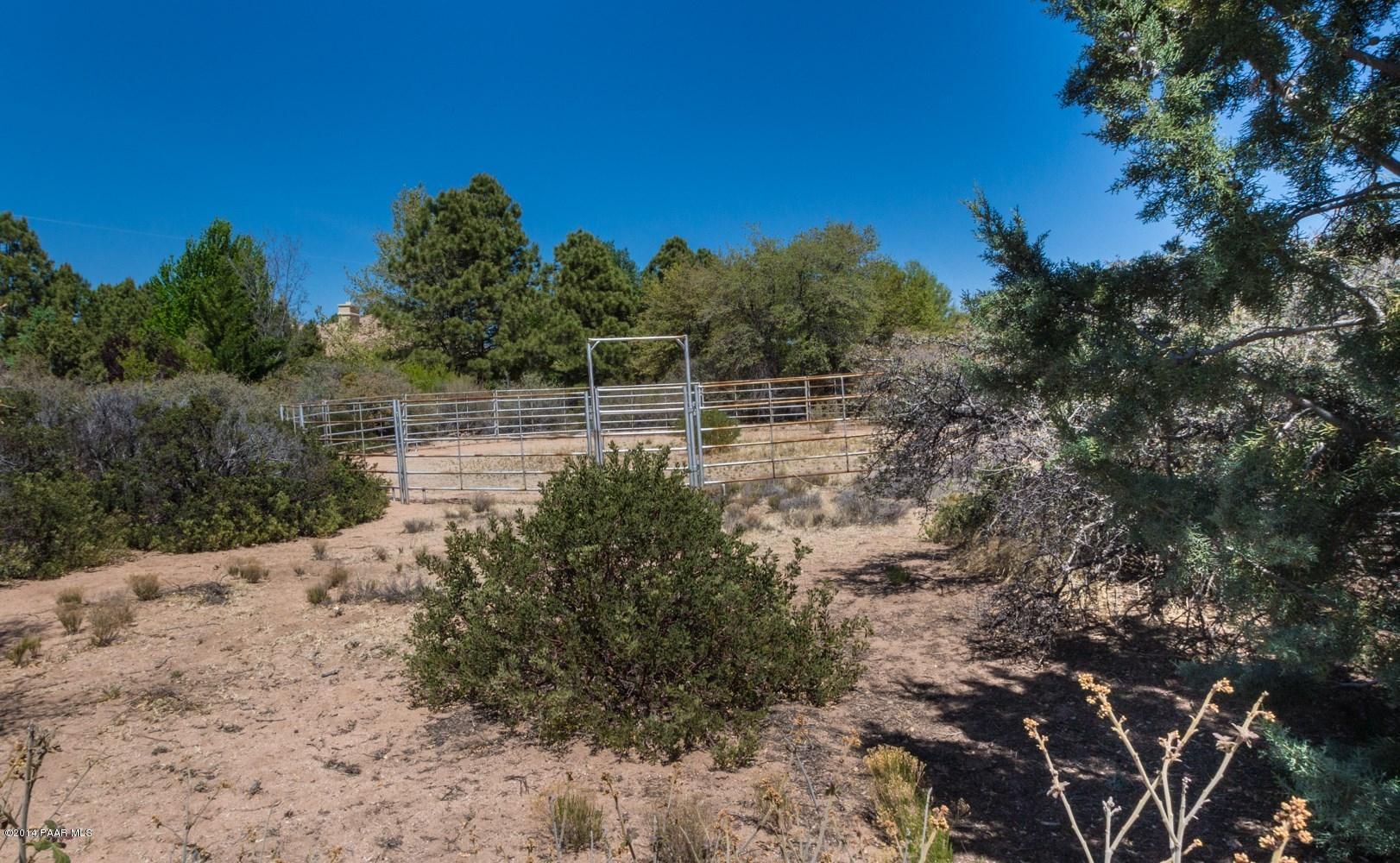 2750 West Bard Ranch Road Prescott, AZ 86305 - Photo 23 of 24 024_Round Pen