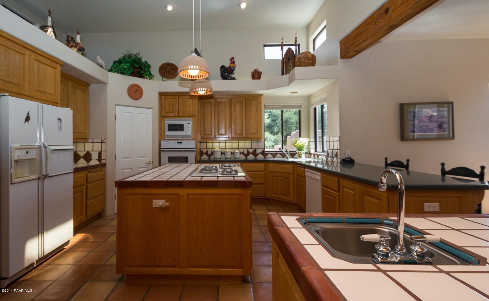 2750 West Bard Ranch Road Prescott, AZ 86305 - Photo 6 of 24 007_Kitchen