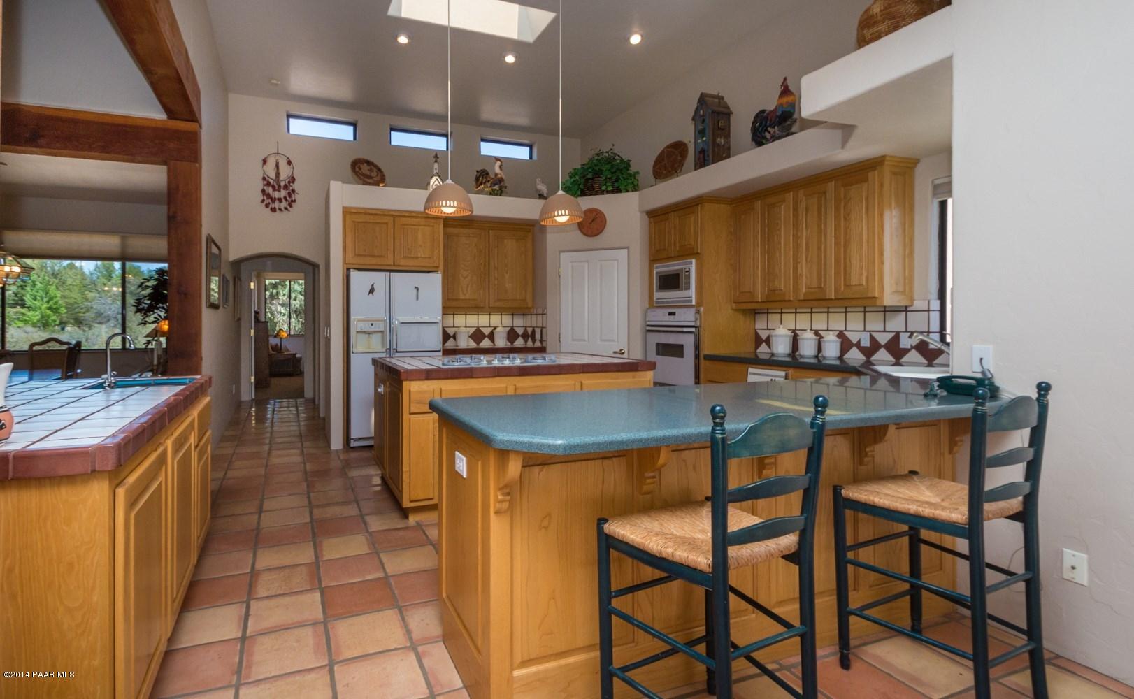 2750 West Bard Ranch Road Prescott, AZ 86305 - Photo 7 of 24 008_Kitchen