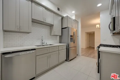 $4,395 | 9800 Vidor Drive, Unit 101, Los Angeles, CA 90035