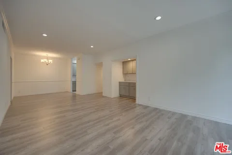 $4,395 | 9800 Vidor Drive, Unit 101, Los Angeles, CA 90035