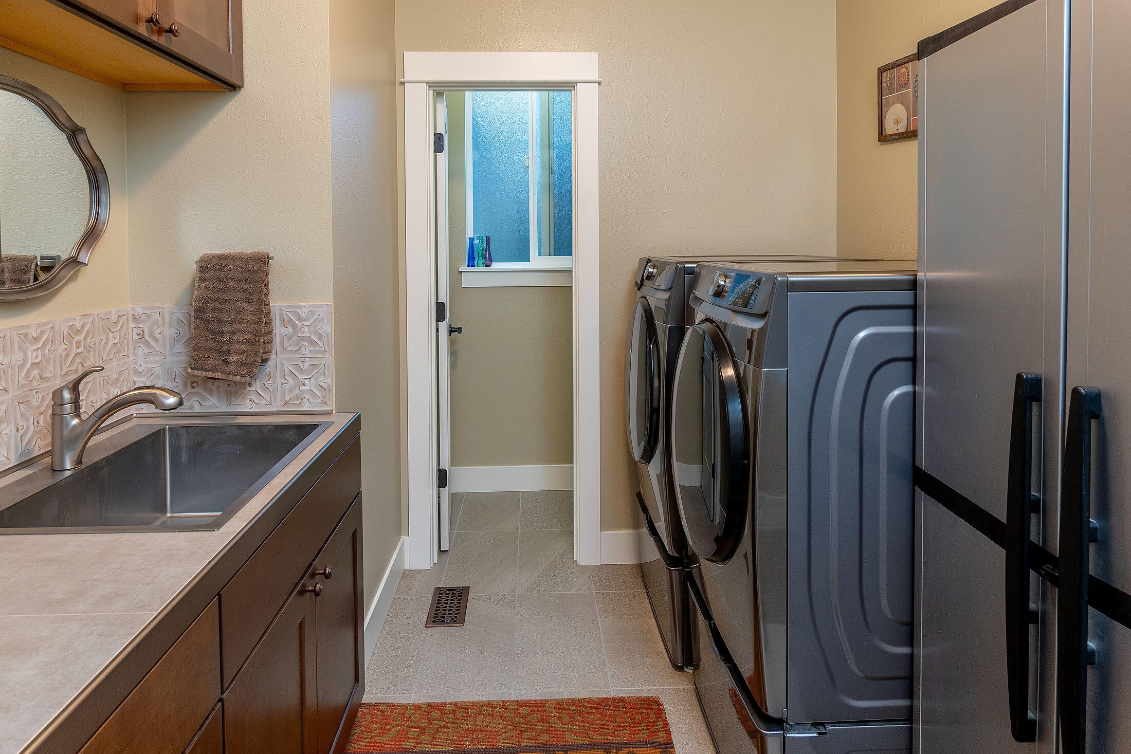 17090 Pasadena Road Bend, OR 97707 - Photo 13 of 33 Laundry/Mud/Half Bath
