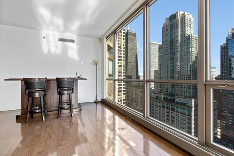 $1,375,000 | 21 East Huron Street, Unit 2803, Chicago, IL 60611