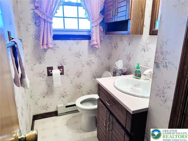 $299,900 | 380 Faith Drive, Catasauqua, PA 18032