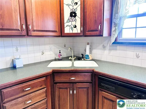 $299,900 | 380 Faith Drive, Catasauqua, PA 18032