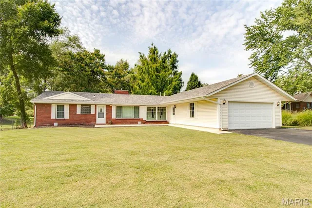 $259,000 | 211 South 9th Street, East Alton, IL 62024