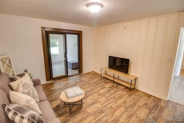 $259,000 | 211 South 9th Street, East Alton, IL 62024