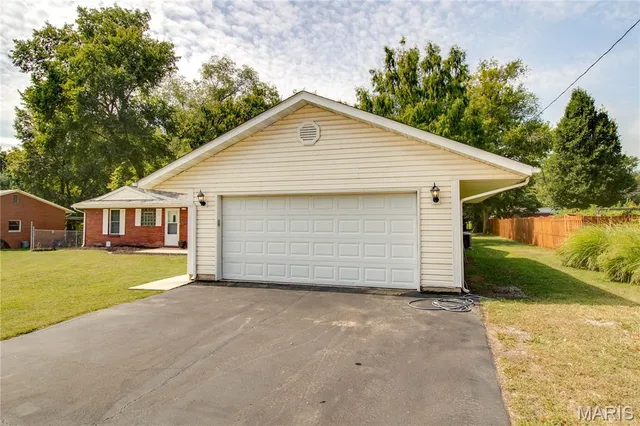 $259,000 | 211 South 9th Street, East Alton, IL 62024