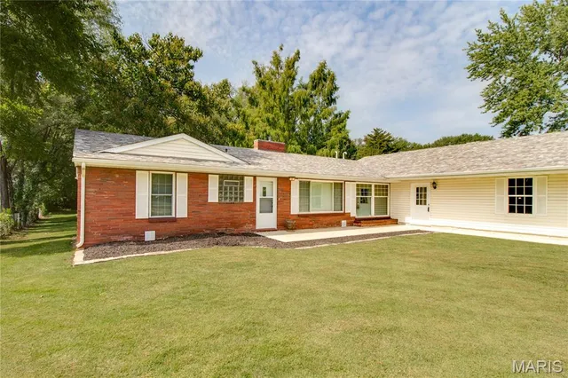 $259,000 | 211 South 9th Street, East Alton, IL 62024