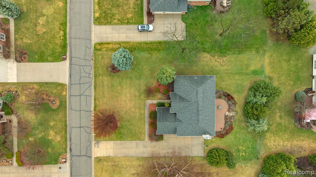 3945 Red Root Road Lake Orion, MI 48360 - Photo 50 of 54