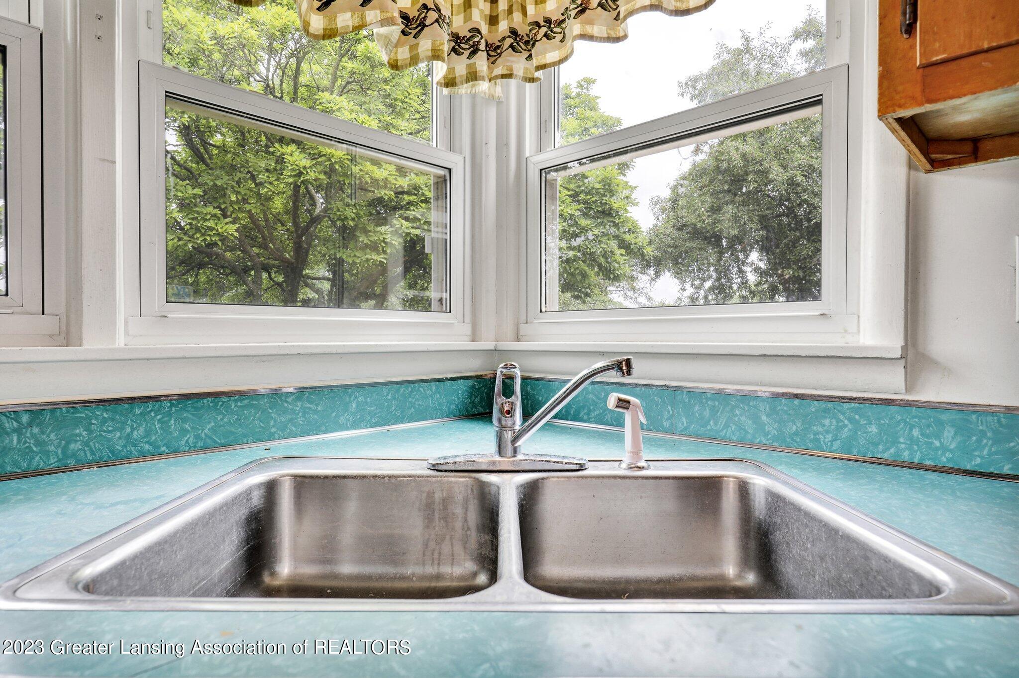 3441 Harper Road Mason, MI 48854 - Photo 6 of 36 Corner Sink