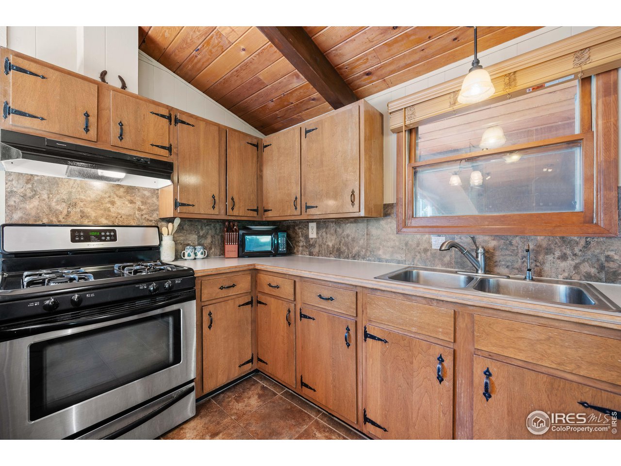 177 Cedar Drive Lyons, CO 80540 - Photo 15 of 39